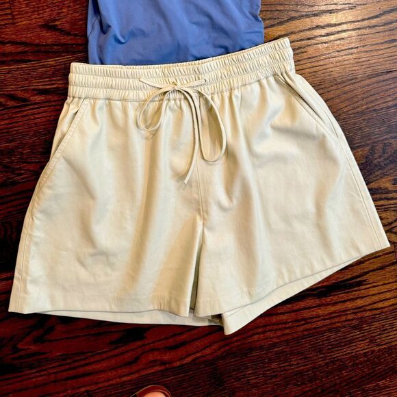 Good American better than leather High waisted shorts. - Picture 2 of 4